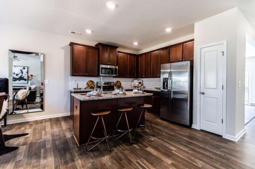 4924 Lower Elm St, Atlanta, GA 30349-1688