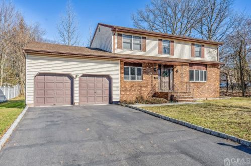 962 Beatrice Pkwy, Edison, NJ 08820-1229