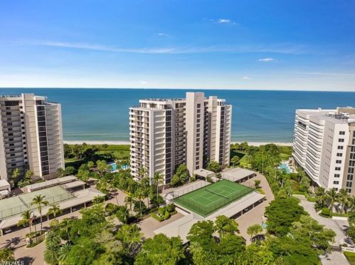 10951 Gulf Shore Dr, Naples FL 34108-1744 exterior