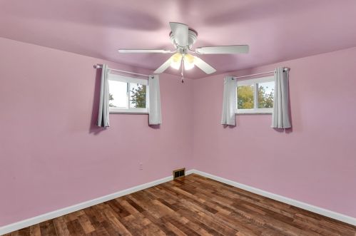 1255 Chestnut St, Monaca PA 15061-1042 exterior