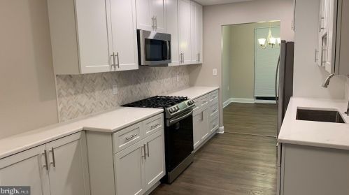 8070 Inverness Ridge Rd, Rockville MD  20854-4011 exterior