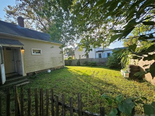 96 Franklin St, Killingly CT 06239-3507 exterior