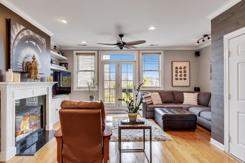 5312 Winthrop Ave, Chicago, IL 60640-2389