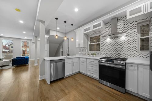 1933 Ohio St, Chicago IL 60624-1047 exterior