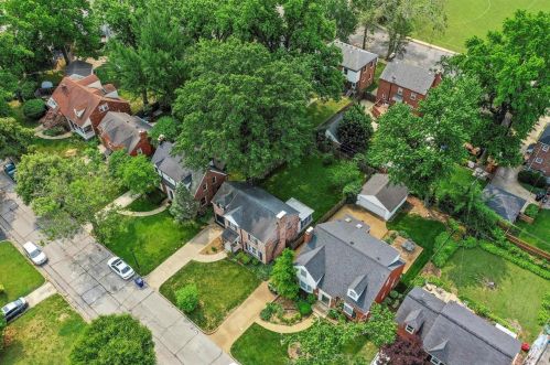 7478 Drexel Dr, Saint Louis MO 63130-2206 exterior