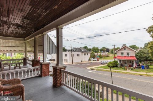 458 Hanover St, Pottstown PA 19464-4252 exterior