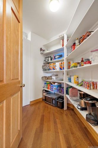 2384 Pebble Crk Dr, Rochester MI 48363-2228 exterior