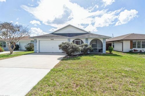 648 96th Ave, Naples, FL 34108-2463