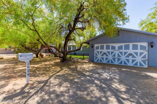 1929 Campo Bello Dr, Phoenix, AZ 85022-2112