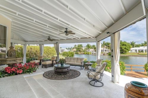 925 Spyglass Ln, Naples FL 34102-7735 exterior