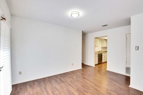 8002 Croftwood Dr, Austin TX  78749-3208 exterior