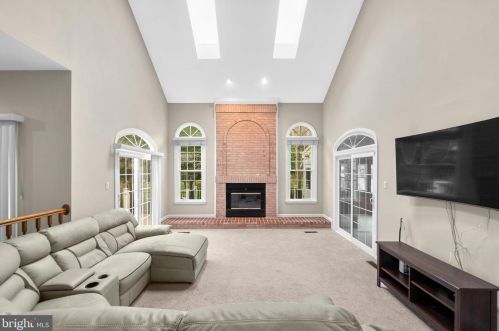 10158 Bracken Dr, Ellicott MD  21042-1675 exterior