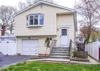40 2nd St, Hauppauge, NY 11779-5354