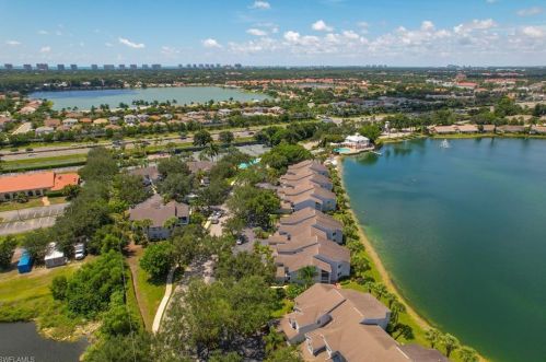 2571 Citrus Lake Dr, Naples FL 34109-7611 exterior