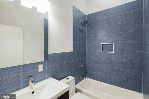 2120 Franklin St, Philadelphia PA 19133-2107 exterior