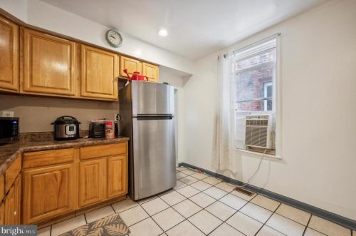 3247 Carlisle St, Philadelphia PA 19132-4018 exterior