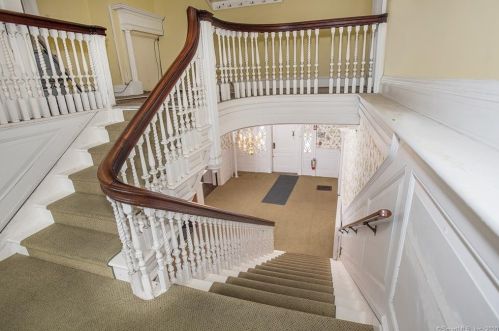 351 Main St, Ridgefield CT 06877-3810 exterior