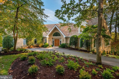 10917 Burbank Dr, Rockville, MD 20854-1559