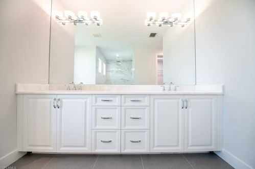 24 Johnnycake Dr, Naples FL 34110-1345 exterior