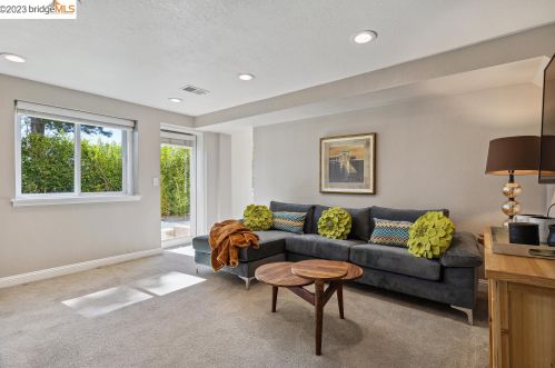 680 Grizzly Peak Blvd, Berkeley CA 94708-1741 exterior