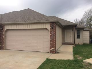 1921 Bryson Cir, Springfield MO  65807-7862 exterior