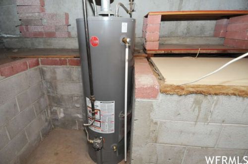 1137 Sego Lily Dr, Sandy UT 84094-4648 exterior