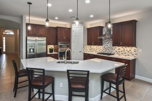 12687 Biscayne Ct, Naples FL 34105-4935 exterior