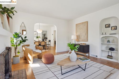 1318 Stannage, Berkeley CA 94706-1640 exterior