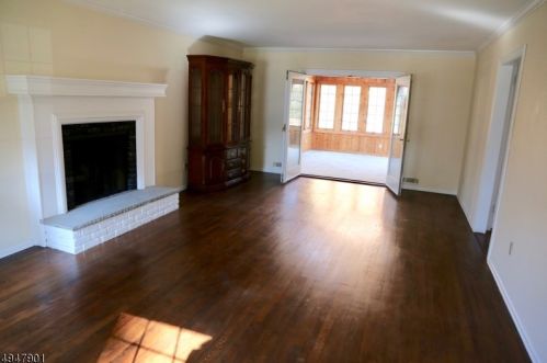 55 Townsend Dr, Florham Park, NJ 07932-2318