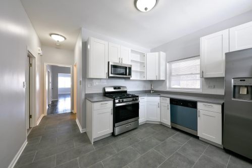 5029 West End Ave, Chicago IL 60644-2156 exterior