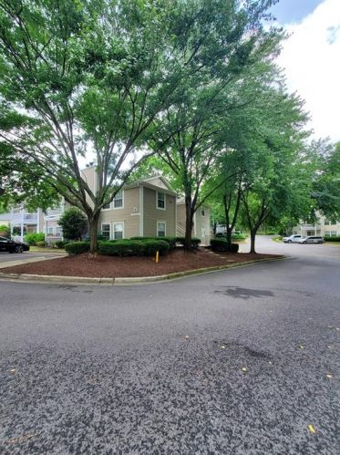 1383 Keys Crossing Dr, Atlanta GA  30319-4043 exterior