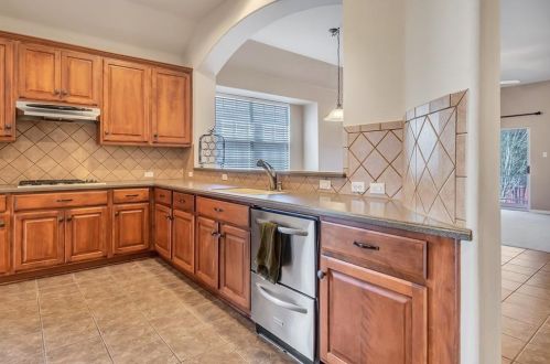 12601 Central Park Dr, Austin TX  78732-2227 exterior