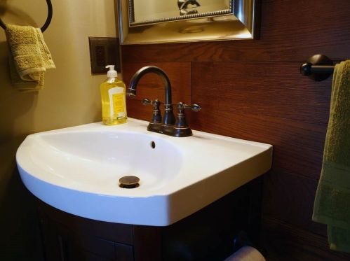 902 Brookhaven Ln, Woonsocket RI 02895-2771 exterior