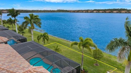 10070 Biscayne Bay Ln, Naples FL 34120-3754 exterior