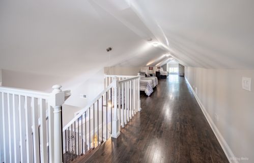 7616 Luella Ave, Chicago IL 60649-4108 exterior