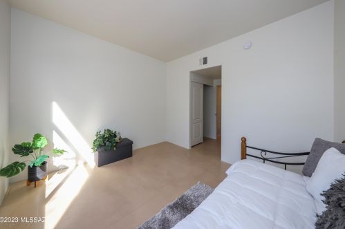 6561 Shadow Bluff Dr, Tucson AZ  85704-6950 exterior