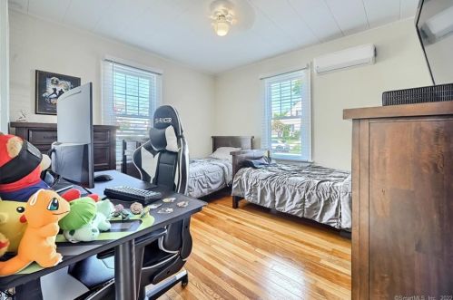 54 Belmont St, New Britain CT 06053-3506 exterior