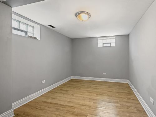 7019 74th Pl, Chicago IL 60638-5931 exterior