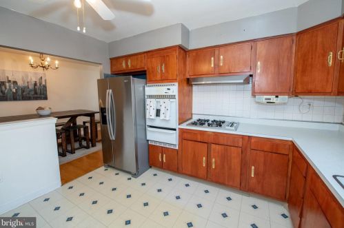 809 Borbeck Ave, Philadelphia PA 19111-2208 exterior