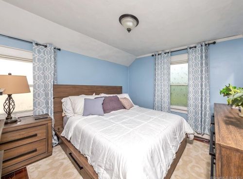 5 Commonwealth Ave, New Britain CT  06053-2913 exterior