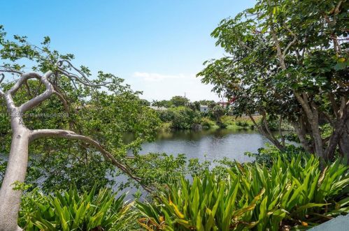 860 6th Ave, Boca Raton FL  33432-2523 exterior