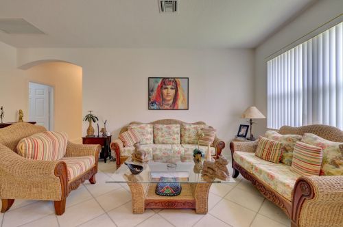 1839 Jamesport Dr, Fort Pierce FL 34953-4599 exterior