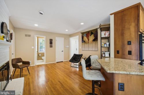 11706 Enid Dr, Rockville MD 20854-3454 exterior