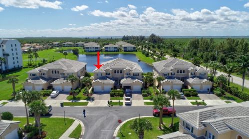 500 Compass Dr, Fort Pierce, FL 34949-9145