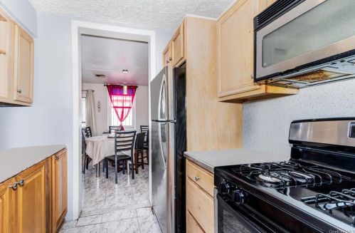 572 Prospect Ave, Bronx NY 10455-1809 exterior