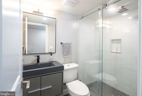 1526 Federal St, Philadelphia PA 19146-3913 exterior