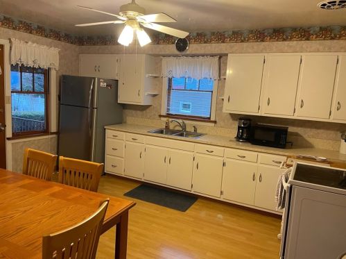 311 Maple Ave, Pittsburgh PA  15218-1589 exterior