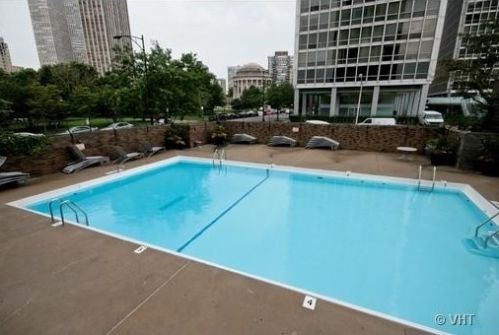 2800 Lake Shore Dr, Chicago IL 60657-6232 exterior