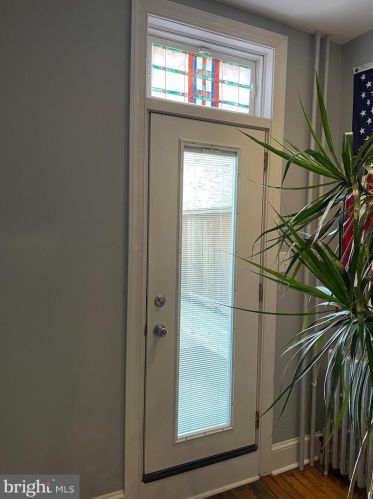 912 Catharine St, Philadelphia PA 19143-2624 exterior