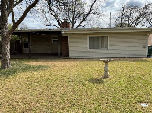 1718 Dartmouth Ave, Austin TX 78757-1314 exterior